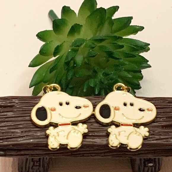 Snoopy Earring, Peanuts Earring, Gift Idea, Snoopy Charm, Peanuts Charm, Snoopy - Picture 1 of 7
